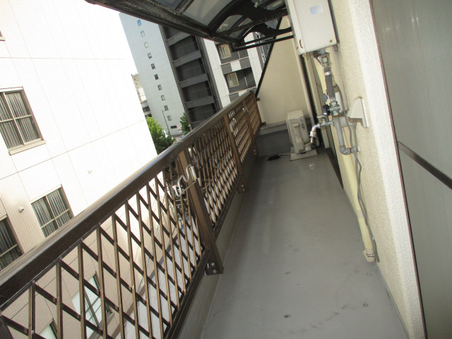 土居ビルのバルコニー|広々としたバルコニーです