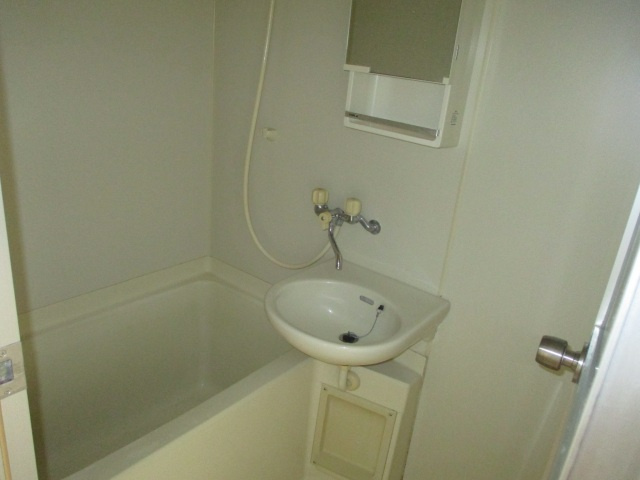 土居ビルの浴室|日々の暮らしに欠かせないお風呂です