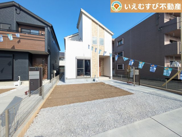 BLOOMING GARDEN　熊谷市別府4丁目の外観|清潔感ある白を基調としたシンプルモダンな落ちついた外観【2号棟】