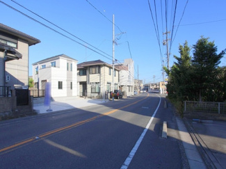 【前面道路含む現地写真】
