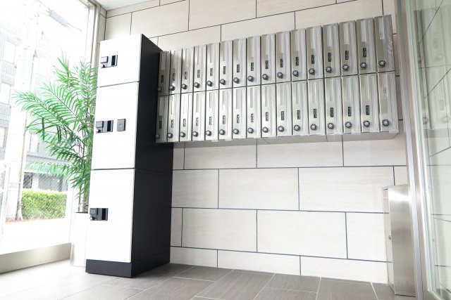 ボンジュールチッコウのエントランス