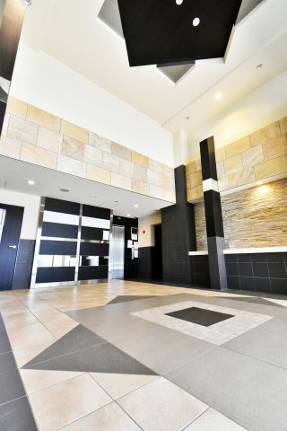 エステムコート難波Ⅳアトリのエントランス