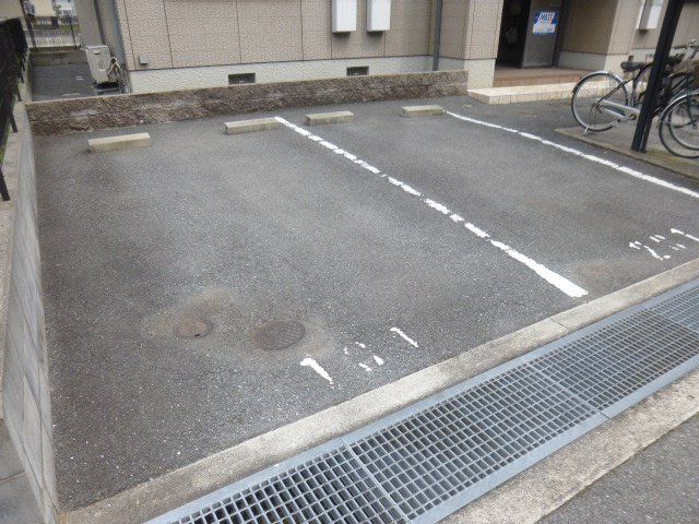 ココナッツハウスⅡの駐車場