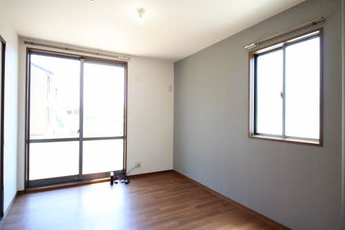 ハピネスB棟の居間・リビング