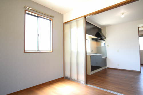 ハピネスB棟の居間・リビング