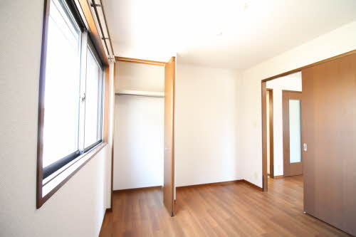 ハピネスB棟の居間・リビング