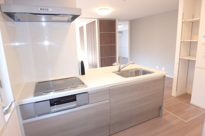 【キッチン】 | グランディール南佐古 | コンパクトなキッチンで掃除もラクラク