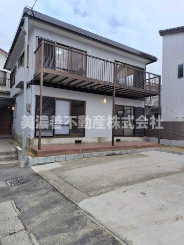 ６２４１３　岐阜市長良葵町中古戸建ての外観