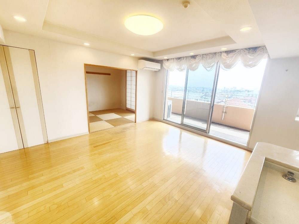 芦屋朝日ヶ丘北公園アーバンライフの居間・リビング