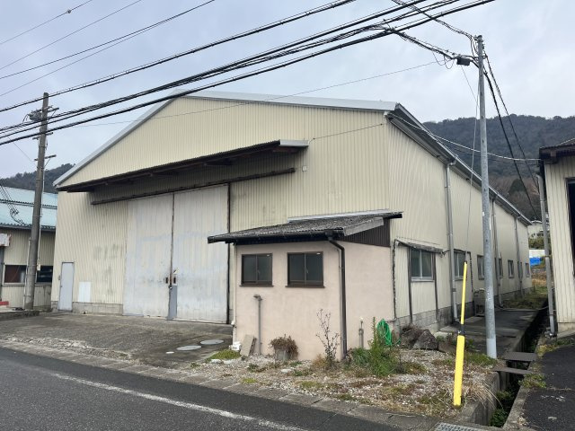 近江八幡市北津田町の倉庫