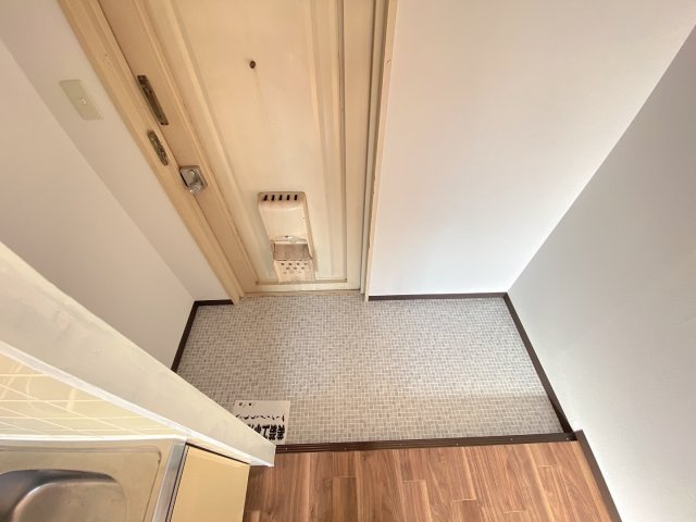 狭山ハイツの玄関