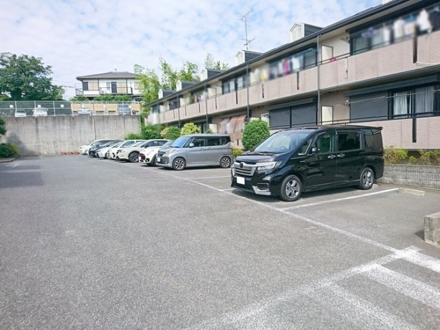 ヒルサイドタウン ＡＢの駐車場|駐車場