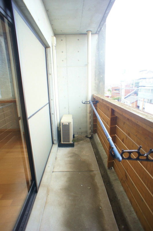 リーベンハオス野中のバルコニー|バルコニーからの眺めを楽しみながら食事をしませんか