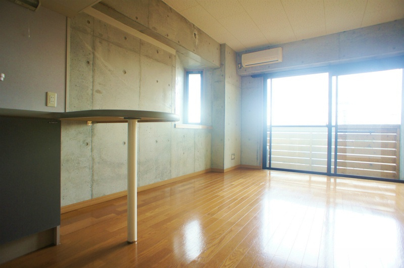 リーベンハオス野中の内装|明るい室内です