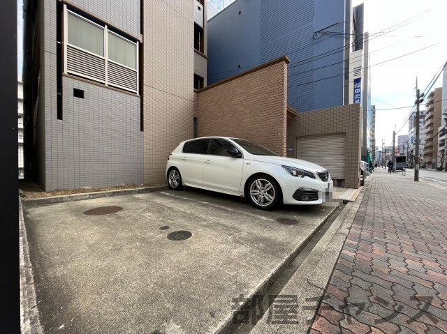 エピュレの駐車場