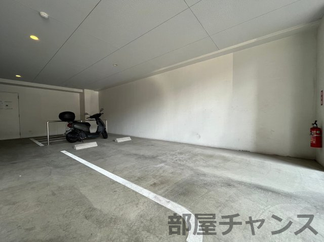 ドゥナーレ東別院の駐車場