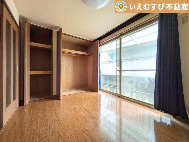 熊谷市原島　中古戸建の洋室|シンプルで明るいお部屋！2面採光で日当り良好！