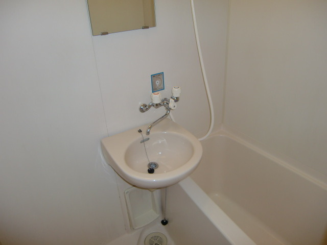 シャトラン弓木三番館の浴室