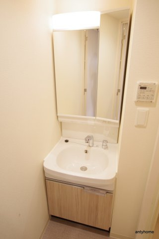 レシオス大阪城北詰 仲介手数料無料の洗面所