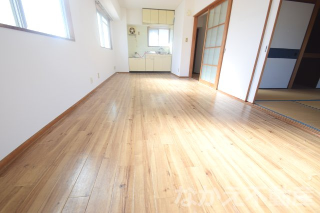 【寝室】 | 落ち着いた色調の寝室です