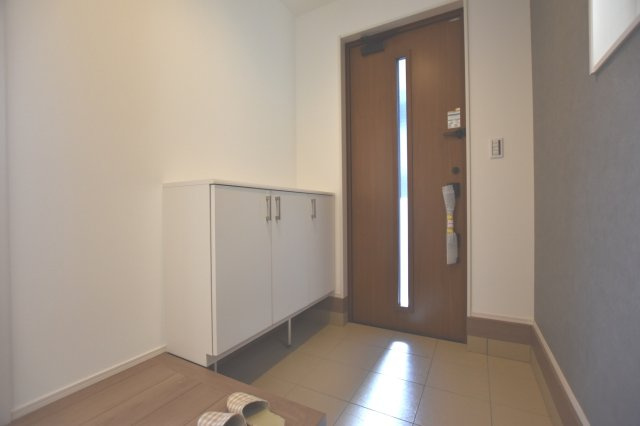 【商談中】未入居住宅　グローバルガーデン　一宮市馬見塚　全２区画分譲の玄関