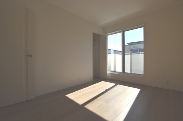 【商談中】未入居住宅　グローバルガーデン　一宮市馬見塚　全２区画分譲の寝室