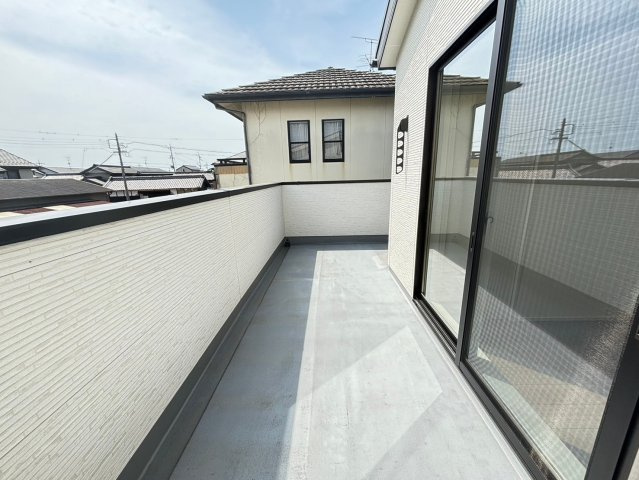 【商談中】グローバルガーデン　一宮市浅井町　全5区画分譲のバルコニー|バルコニーは南向きで洗濯物もよく乾きます！