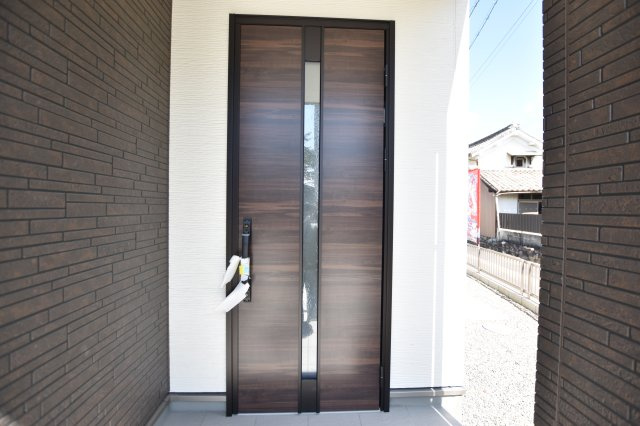 グローバルガーデン　丹羽郡扶桑町南山名　全6区画分譲の玄関|玄関ドアの鍵はディンプルキーと内側はサムターンキーになっており防犯性の高い仕様になっています。