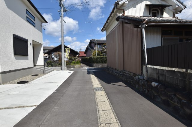 グローバルガーデン　丹羽郡扶桑町南山名　全6区画分譲の前面道路含む現地写真|■前面道路　■ヤマダ不動産　株式会社リライフ　一宮店　■夢のマイホーム購入をフルサポートします！