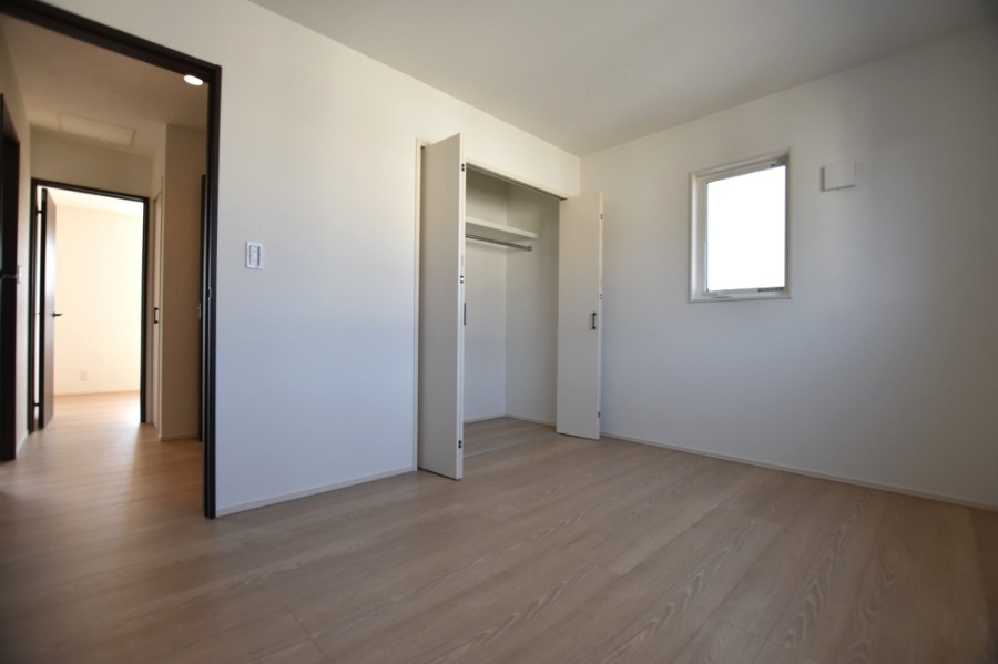 グローバルガーデン　岐阜市柳津町丸野5丁目　全4区画分譲の洋室