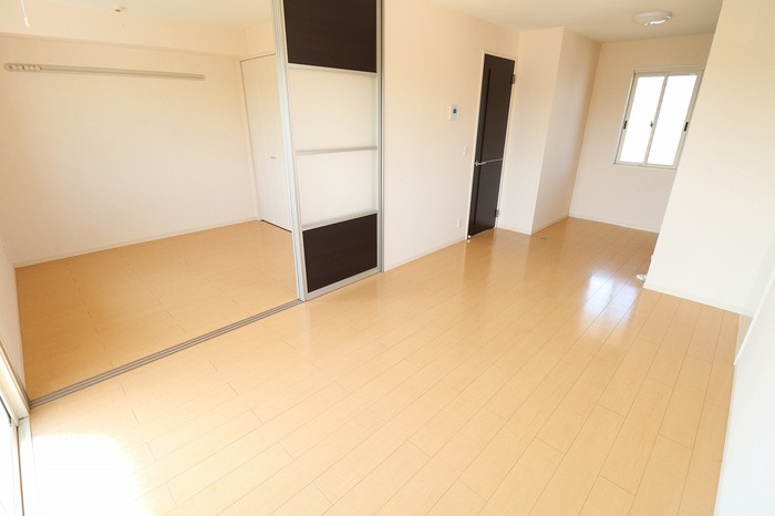 プラムロードⅡの寝室|室内全景