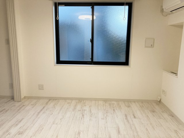 COCOCUBE滝野川Ⅱの洋室