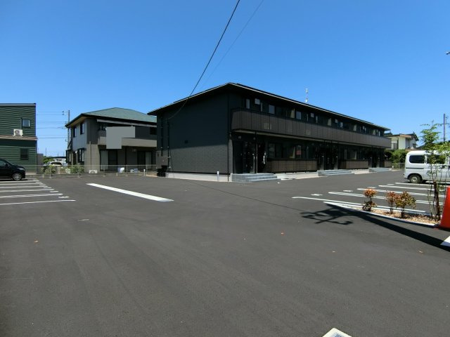 ロイヤルステージ上福原の駐車場