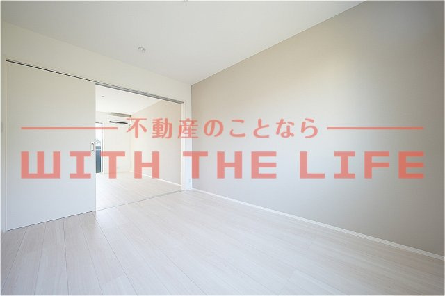 グラン・ブルー【キャッシュバック対象物件】の居間・リビング|ゆったりとしたリビングです
