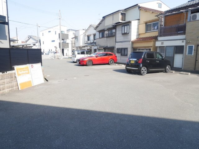 パークサイドヒロツグB棟の駐車場