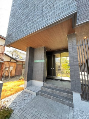 【エントランス】 | シャーメゾンENGLISCH