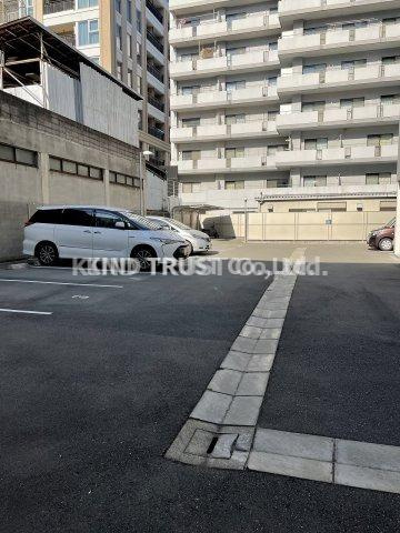 エス・キュート梅田中崎町の駐車場|駐車スペースもあります