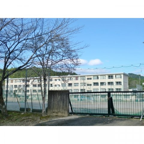 グランシャリオの周辺|岩野田中学校
