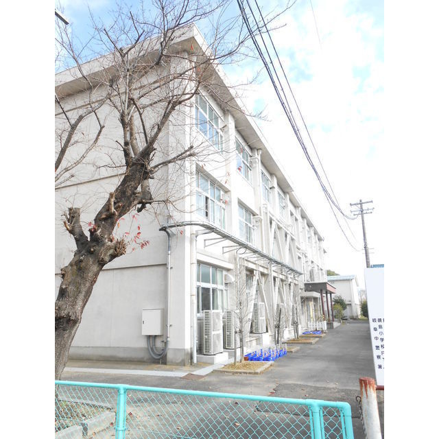 岐阜市鏡島の駐車場の周辺