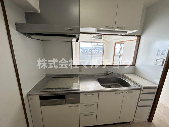 ウィステリア紀伊田辺のキッチン|コンパクトなキッチンで掃除もラクラク