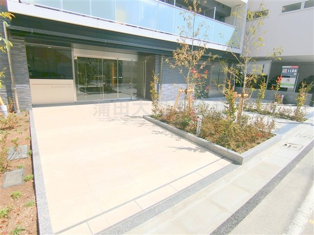 ラクラス蒲田＠仲介手数料無料の外観|外観　エントランスアプローチ