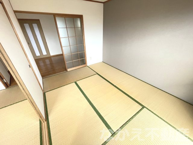 【寝室】 | 広くて明るい寝室