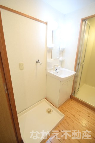 【洗面所】 | 明るい洗面所です