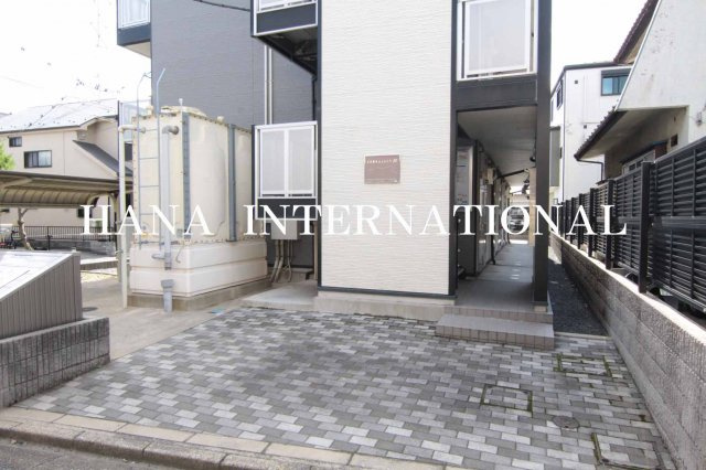 レオパレス湊町ＬＡ１のエントランス