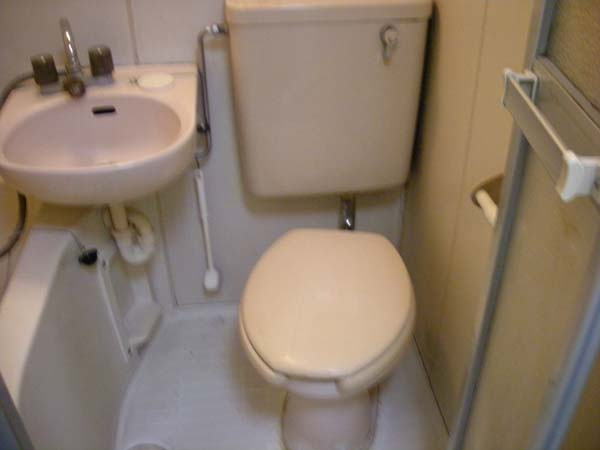 プレアール和泉大宮のトイレ|ゆったりとした空間のトイレです