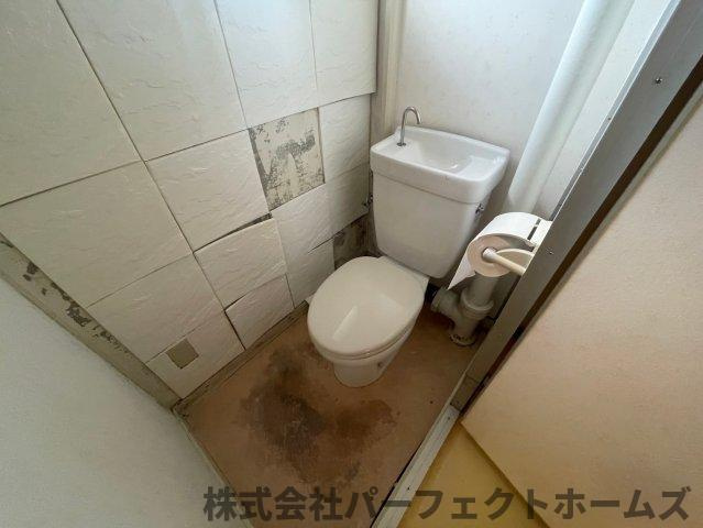 釈尊寺第一住宅12号棟のトイレ|ゆったりとした空間のトイレです