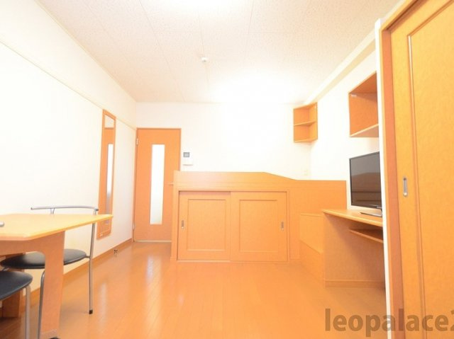 レオパレス葉山の居間・リビング|設備・使用は号室により異なる為、現況を優先いたします。