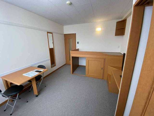 レオパレスひだまりの居間・リビング