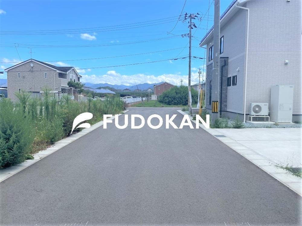 東根市羽入東建売住宅の前面道路含む現地写真|前面道路