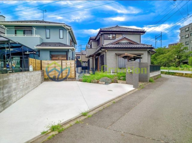 相模原市中央区宮下本町　日本建築のリフォーム戸建の前面道路含む現地写真